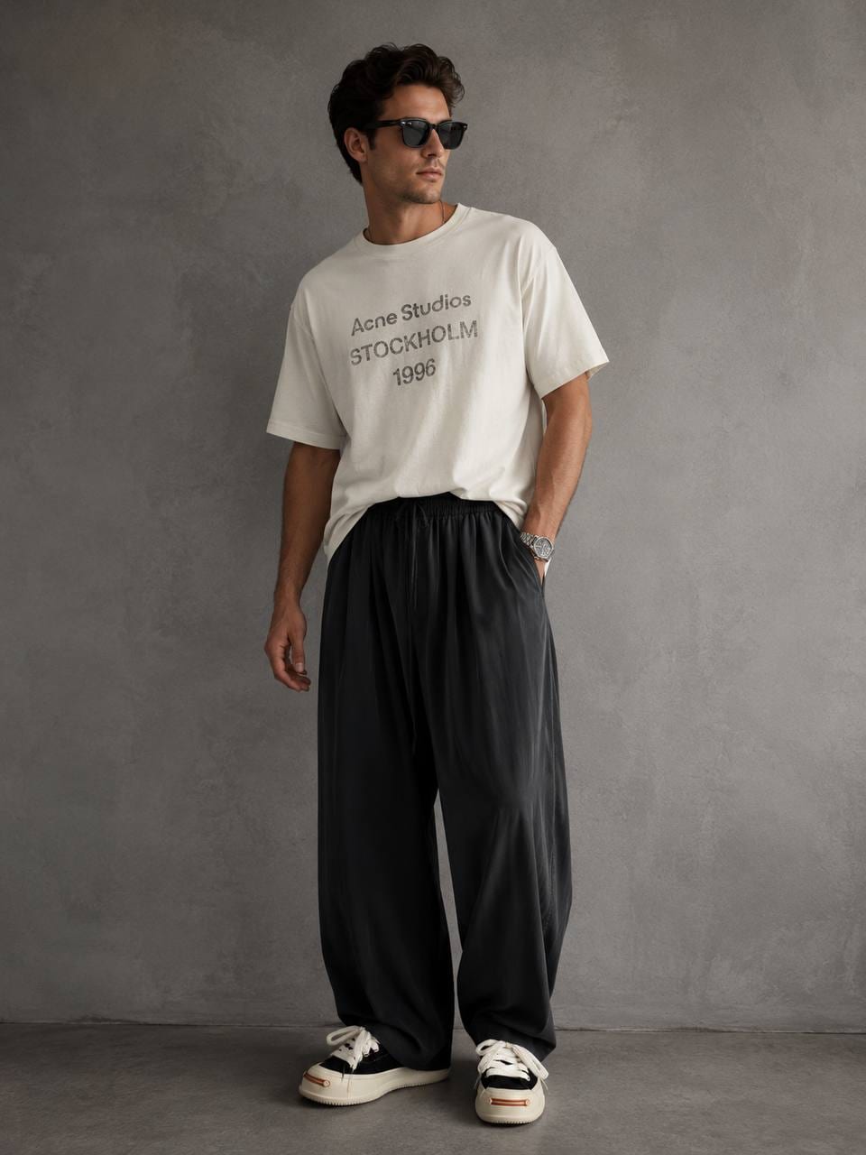 Black Wide-Leg Trousers in Black